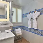 Hotel Regina Louvre Paris