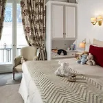 Regina Louvre Hotel 5*