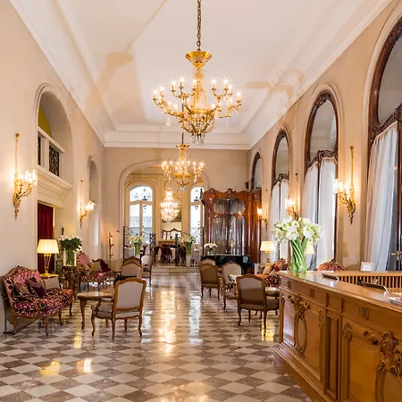 Regina Louvre Hotel Parigi