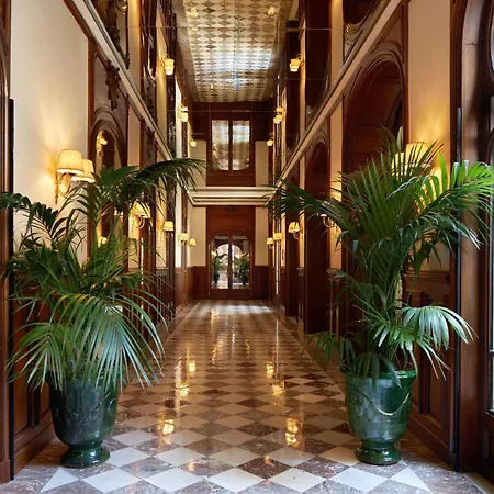 Regina Louvre Hotel Parigi