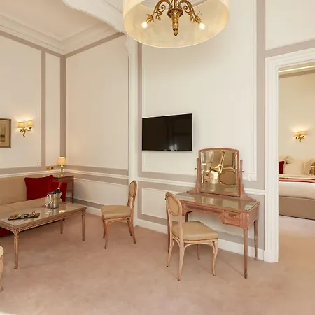 Hotel Regina Louvre Parigi