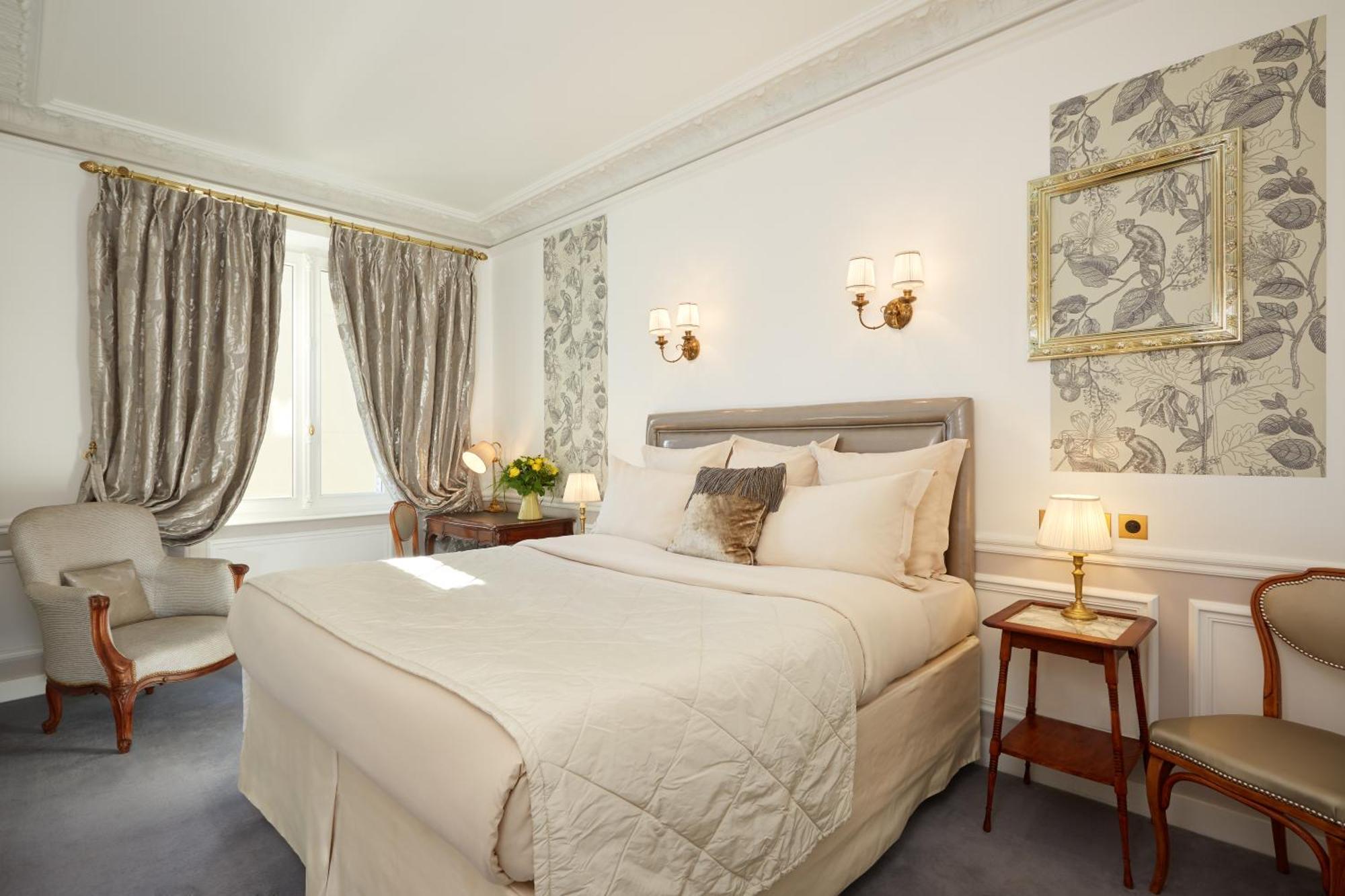 Regina Louvre Hotel 5*