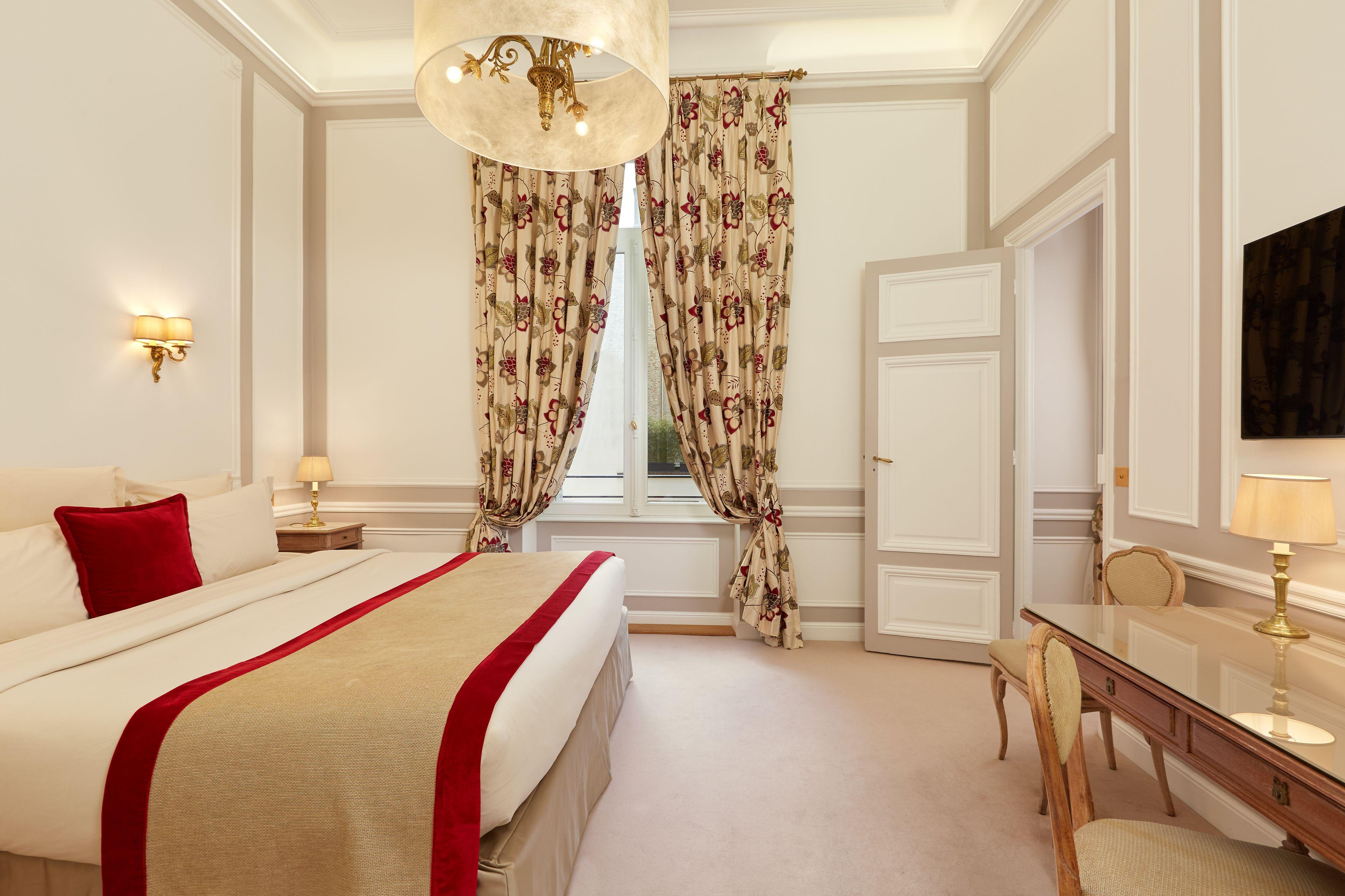 Hotel Regina Louvre Paris